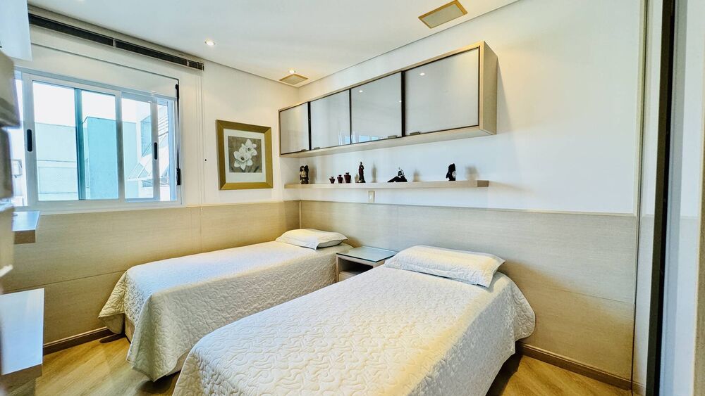 Cobertura à venda com 5 quartos, 415m² - Foto 2