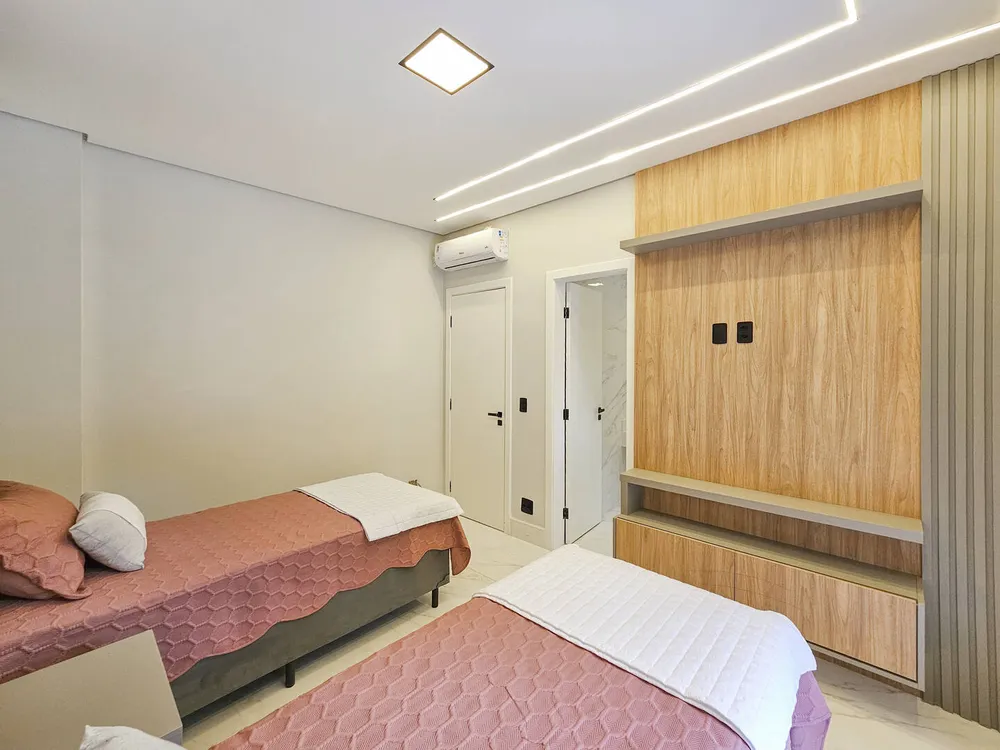 Casa, 5 quartos, 273 m² - Foto 1
