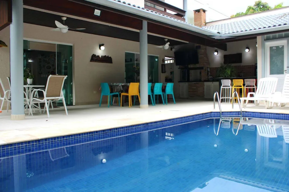 Casa, 5 quartos, 254 m² - Foto 1