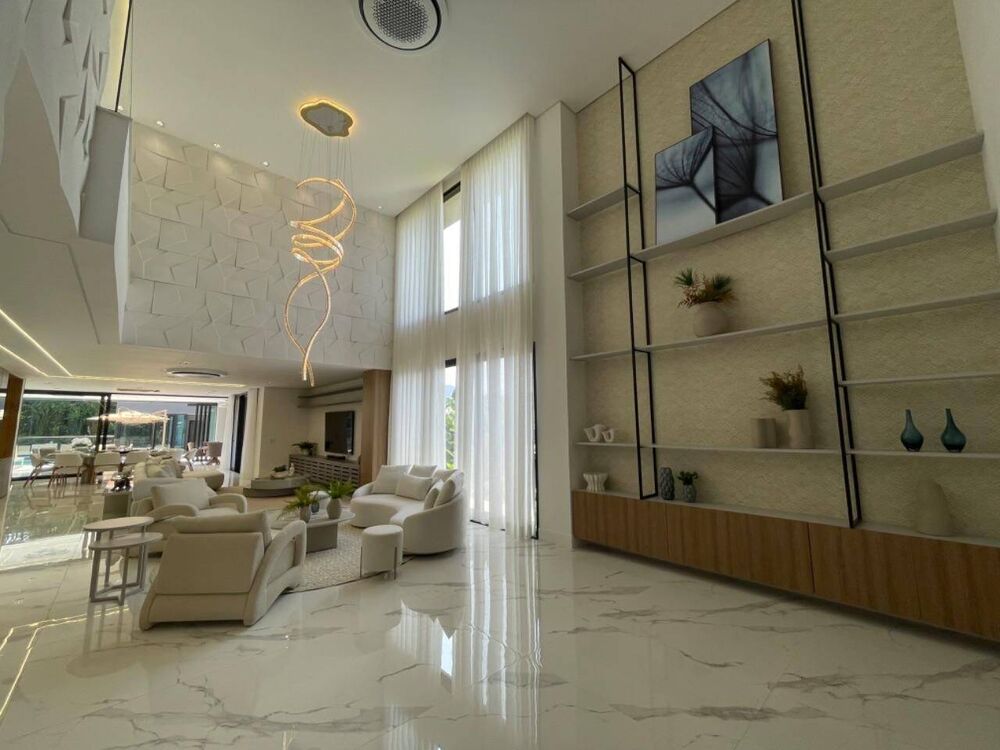 Casa à venda com 7 quartos, 1000m² - Foto 1