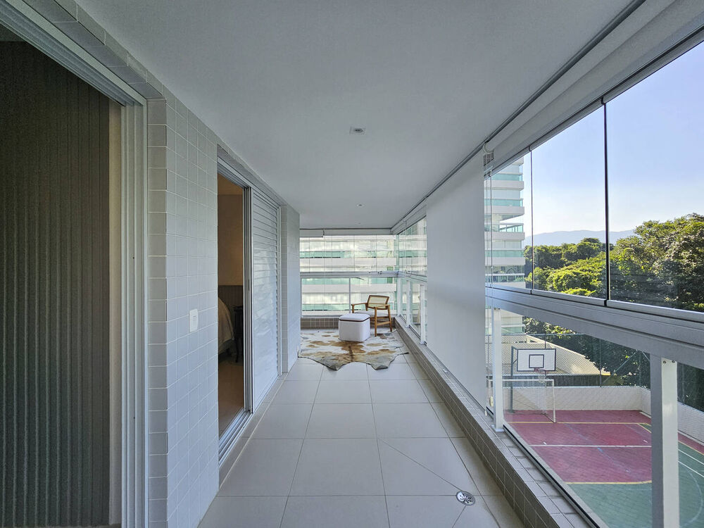 Apartamento à venda com 3 quartos, 124m² - Foto 2