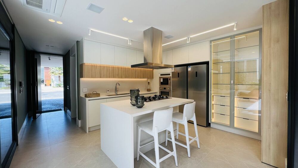 Casa à venda com 8 quartos, 800m² - Foto 3