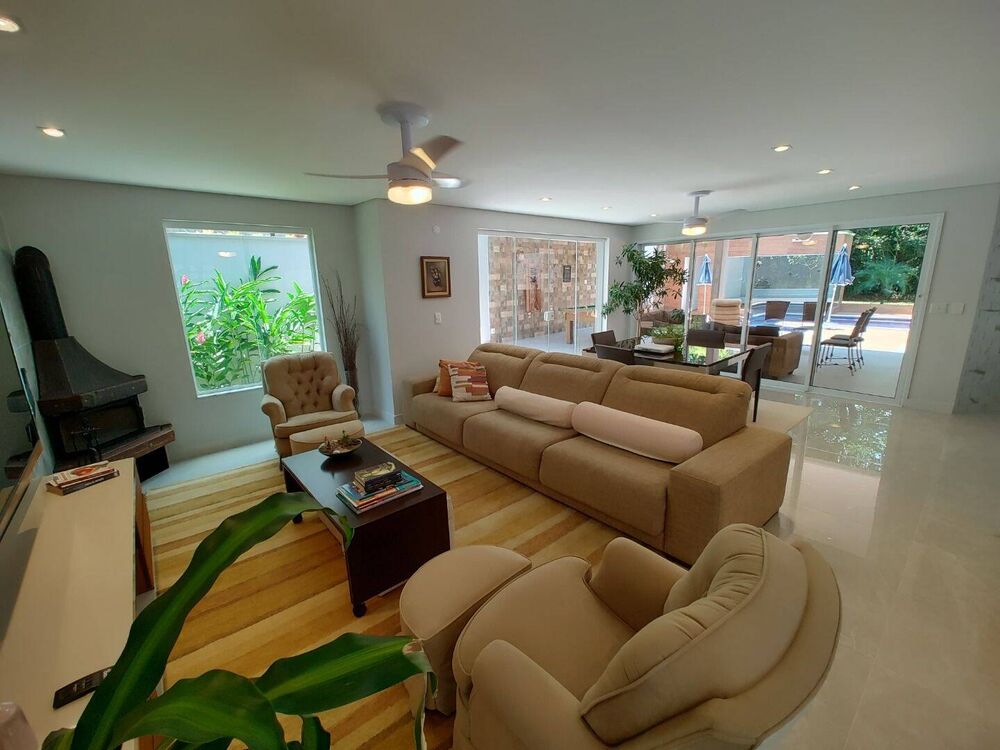 Casa à venda com 6 quartos, 328m² - Foto 4