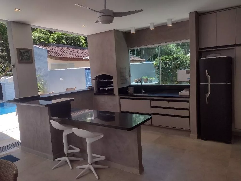 Casa à venda com 4 quartos, 300m² - Foto 5