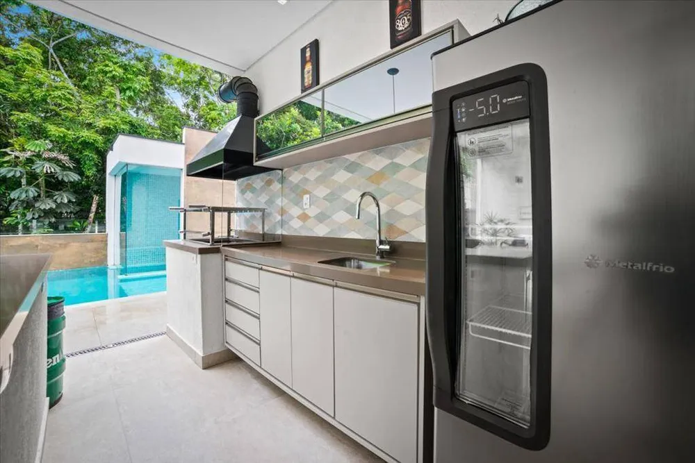Casa, 5 quartos, 337 m² - Foto 1
