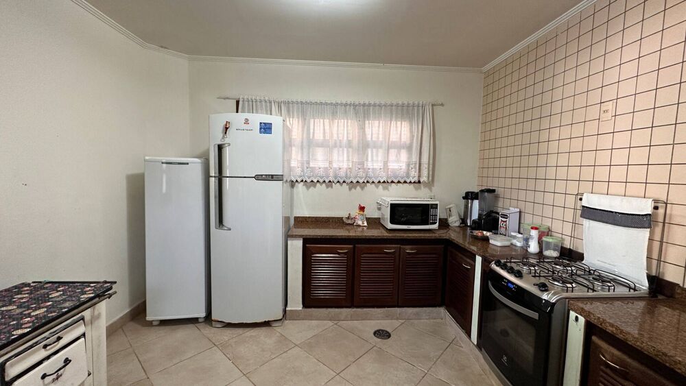 Casa à venda com 5 quartos, 280m² - Foto 2
