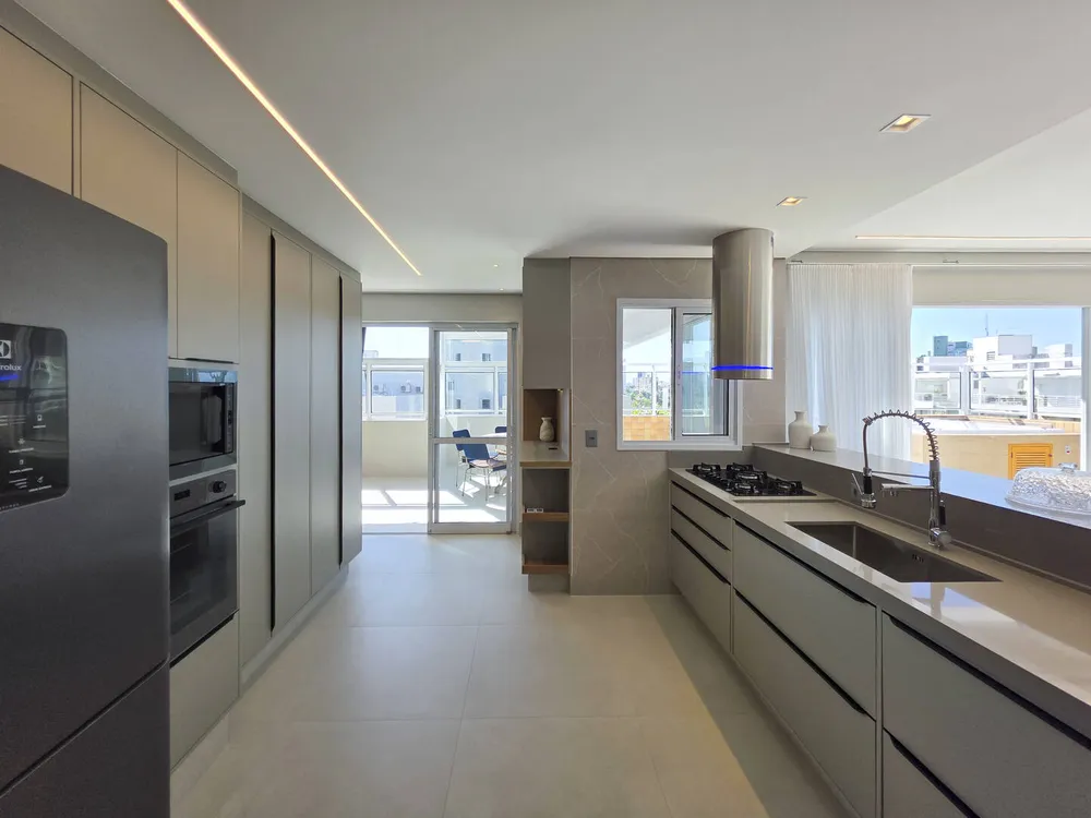 Cobertura, 4 quartos, 216 m² - Foto 3