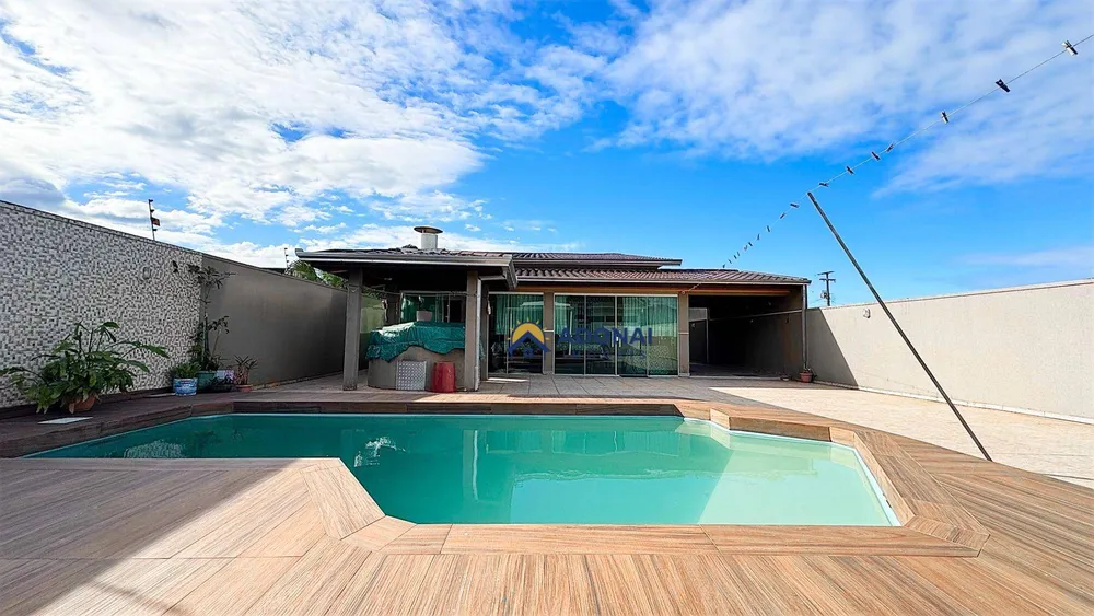 Casa, 5 quartos, 253 m² - Foto 2