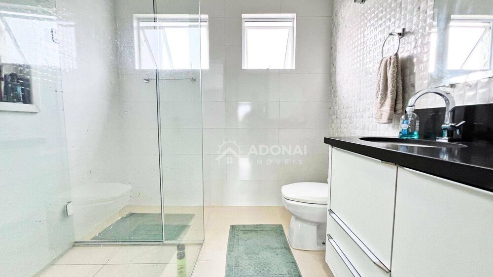 Casa, 3 quartos, 268 m² - Foto 1