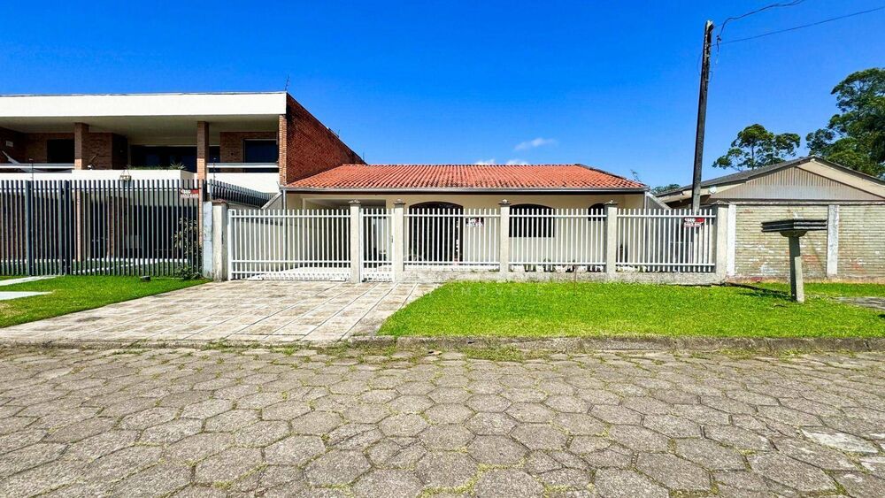 Casa à venda com 4 quartos, 174m² - Foto 2
