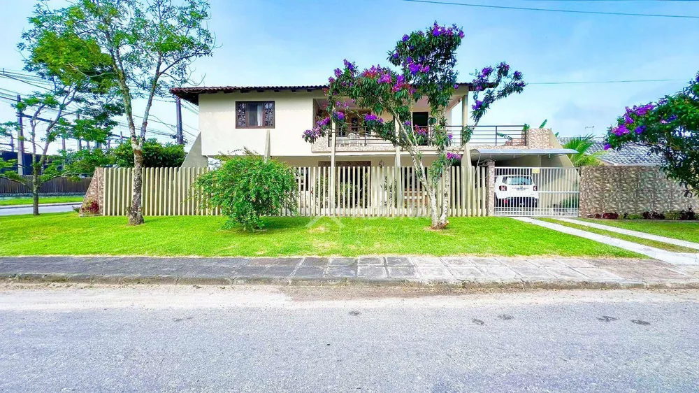 Casa, 4 quartos, 251 m² - Foto 1