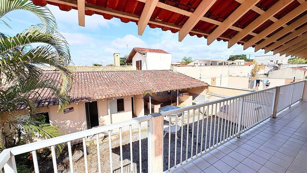 Casa, 6 quartos, 240 m² - Foto 11
