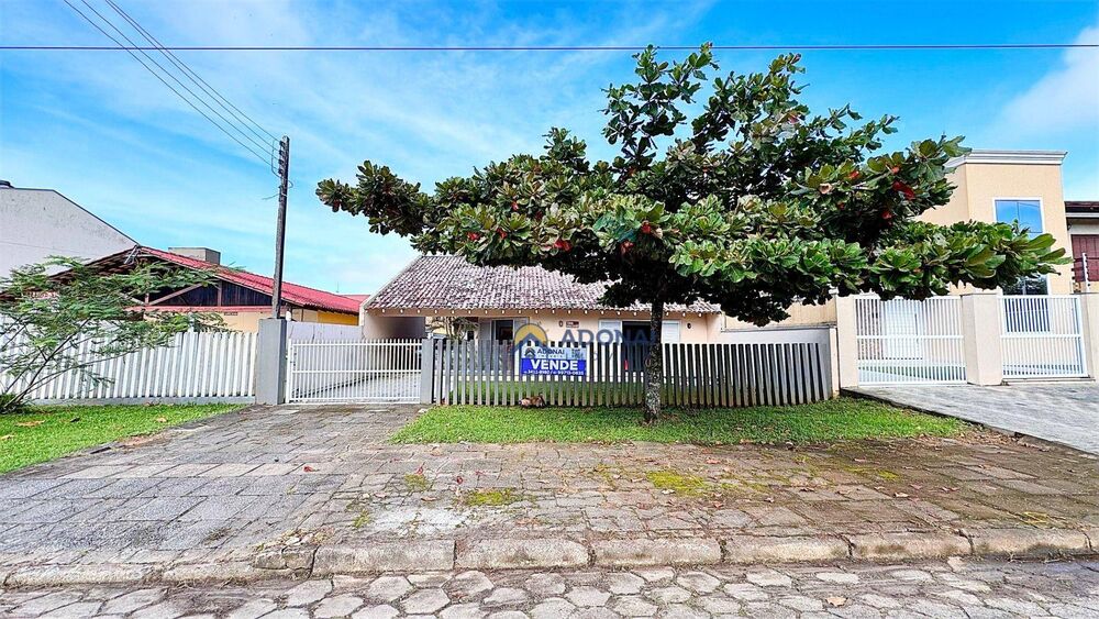 Casa, 6 quartos, 240 m² - Foto 3