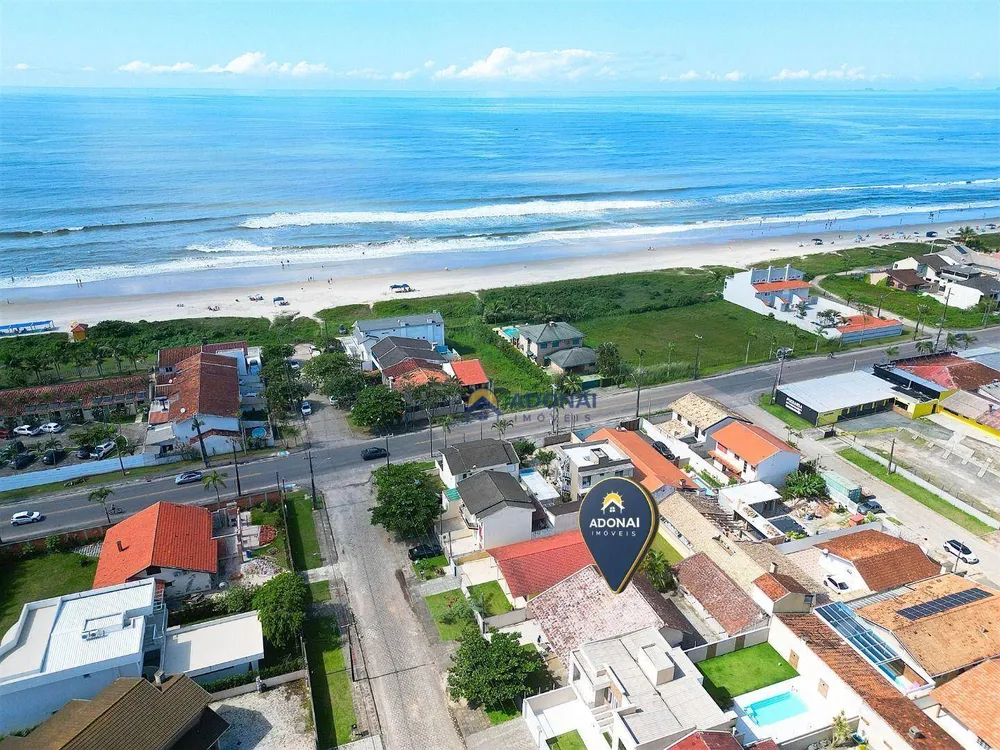 Casa, 6 quartos, 240 m² - Foto 1