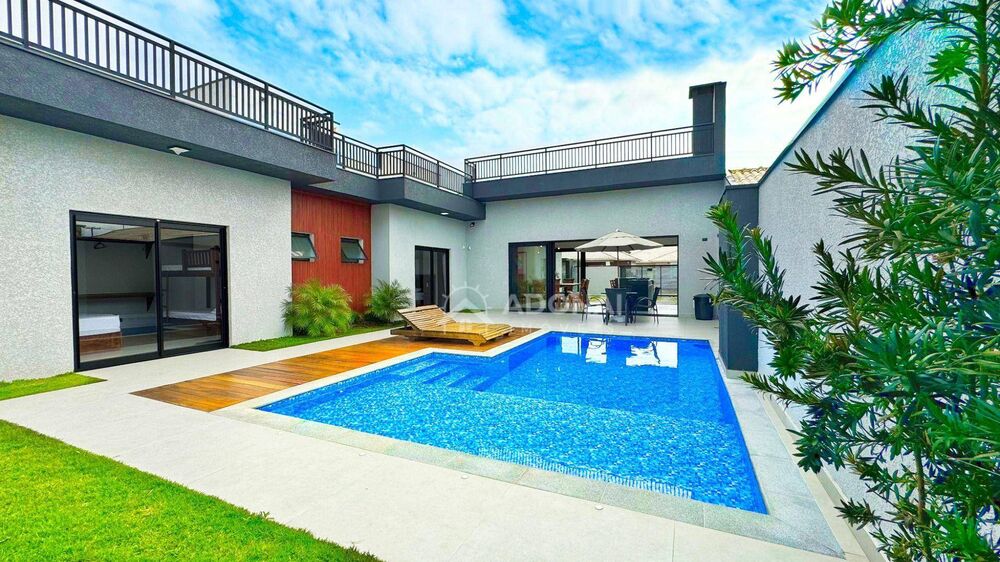Casa, 3 quartos, 236 m² - Foto 1