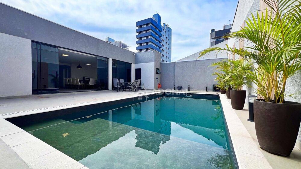 Casa, 7 quartos, 283 m² - Foto 3