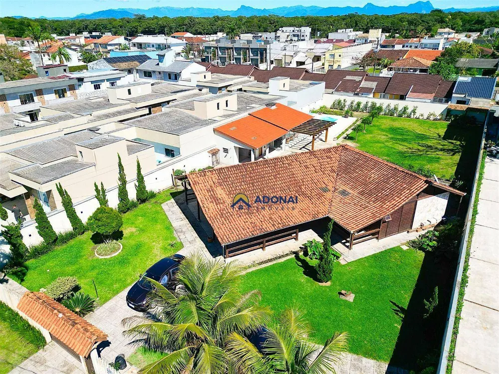 Casa, 4 quartos, 258 m² - Foto 2