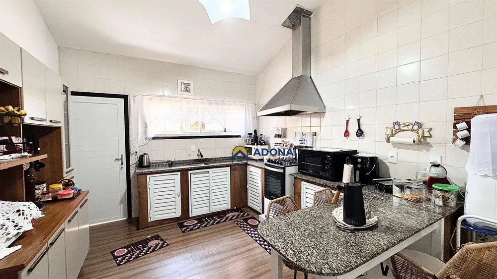 Casa, 5 quartos, 237 m² - Foto 4