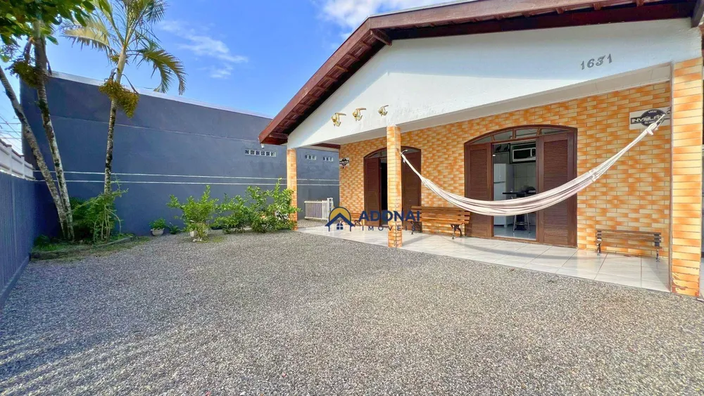 Casa, 4 quartos, 182 m² - Foto 1