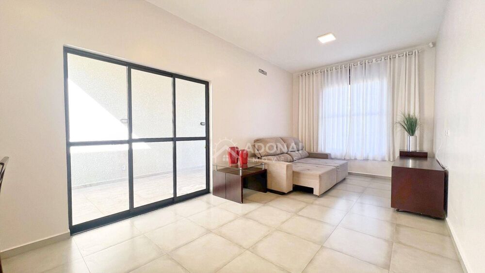 Casa à venda com 5 quartos, 203m² - Foto 4