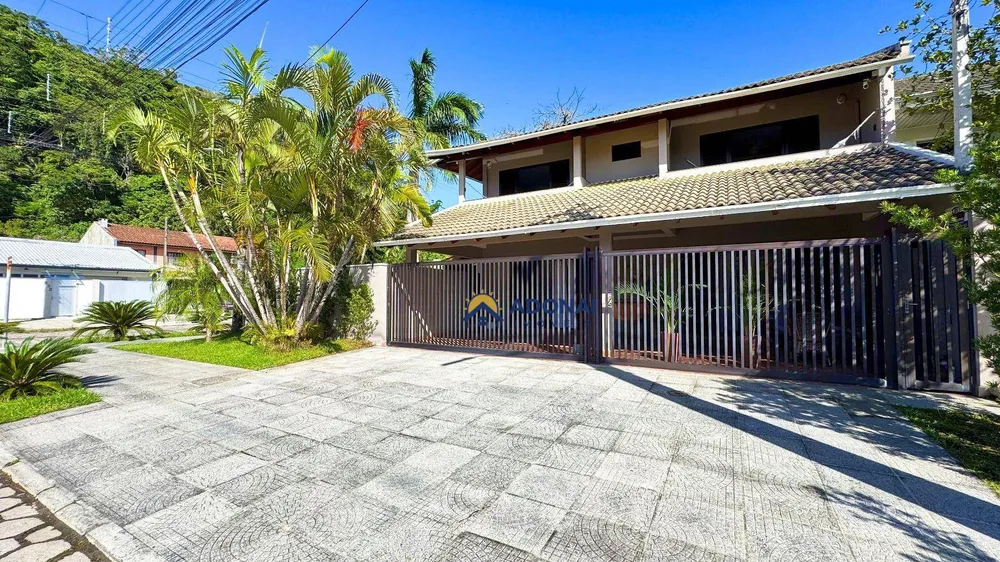 Sobrado, 3 quartos, 220 m² - Foto 1