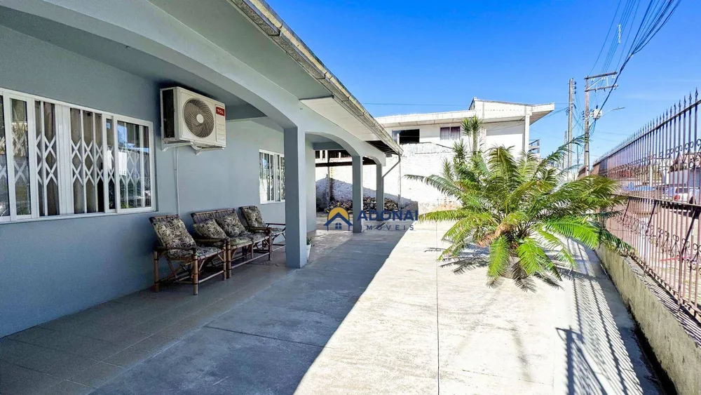 Casa, 6 quartos, 290 m² - Foto 3