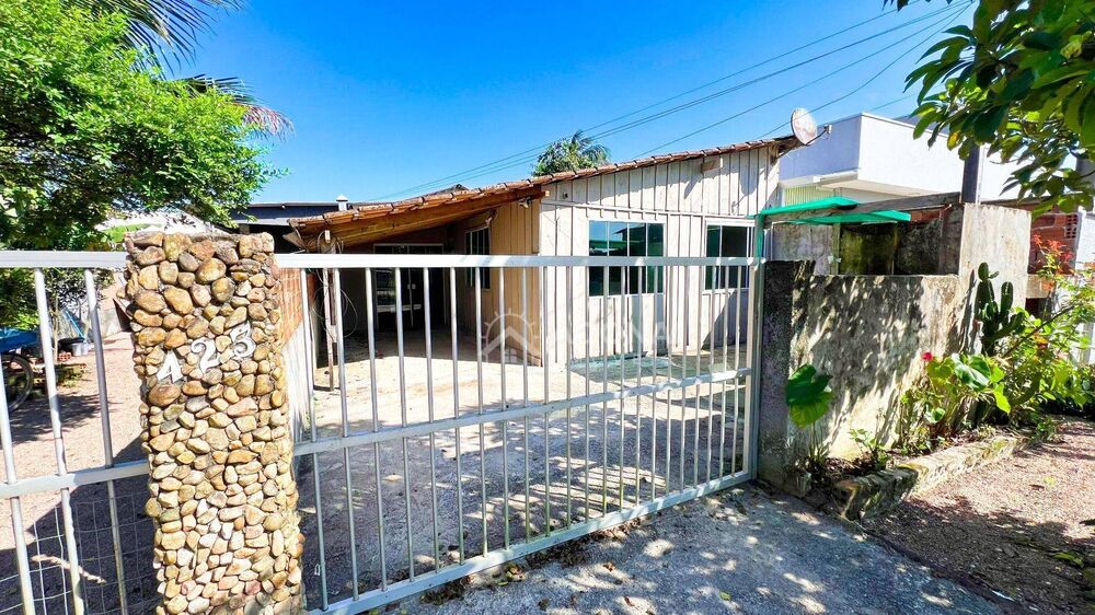 Casa, 6 quartos, 220 m² - Foto 2