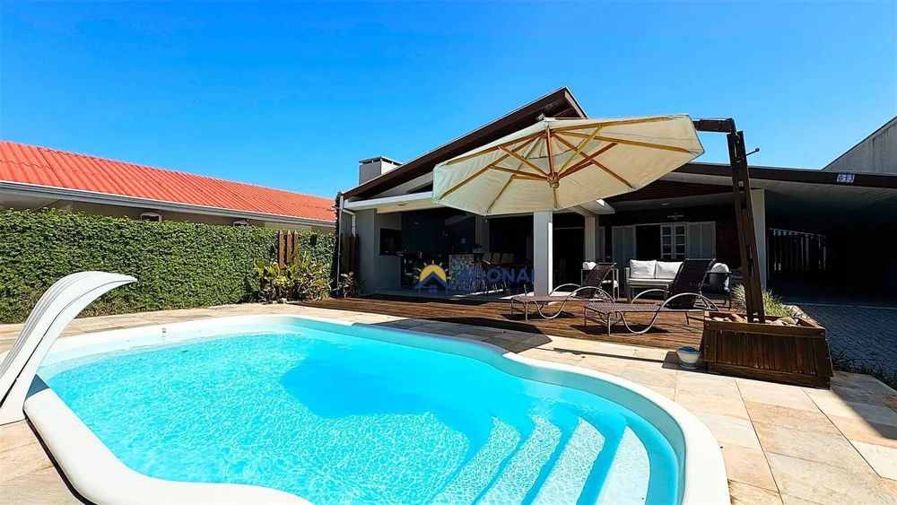Casa, 3 quartos, 194 m² - Foto 2