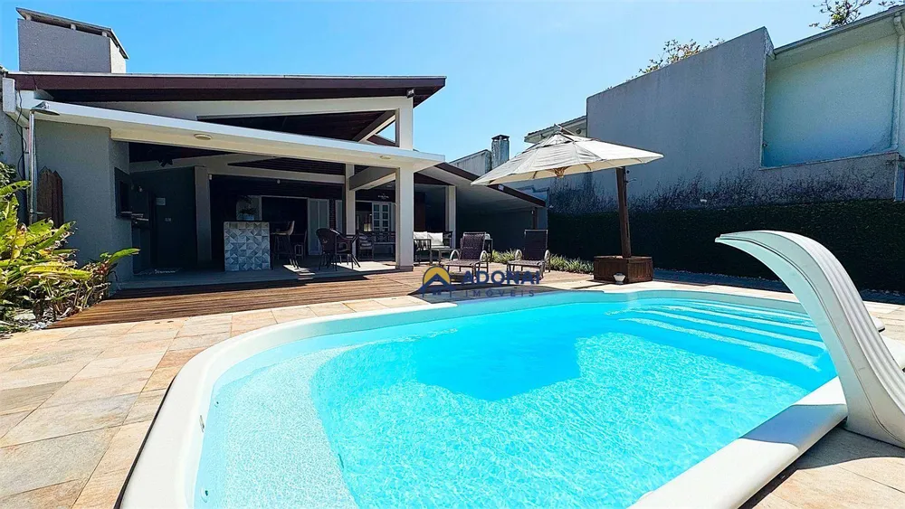 Casa, 3 quartos, 194 m² - Foto 1