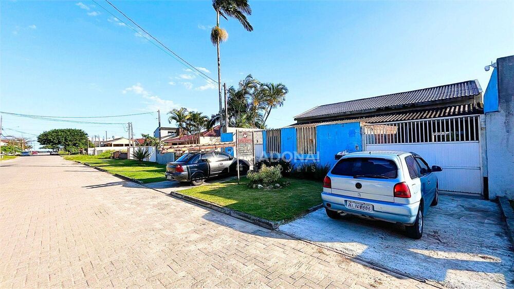 Casa, 6 quartos, 240 m² - Foto 3