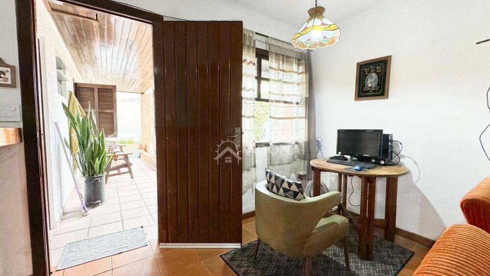 Casa, 4 quartos, 142 m² - Foto 2