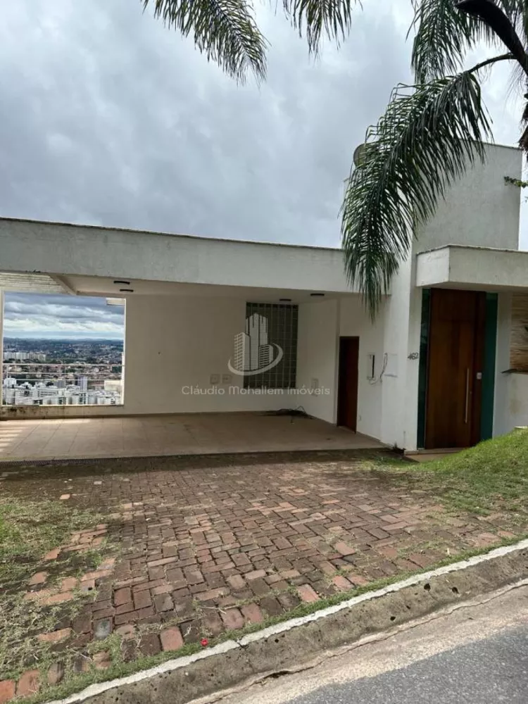 Casa à venda com 4 quartos, 380m² - Foto 1