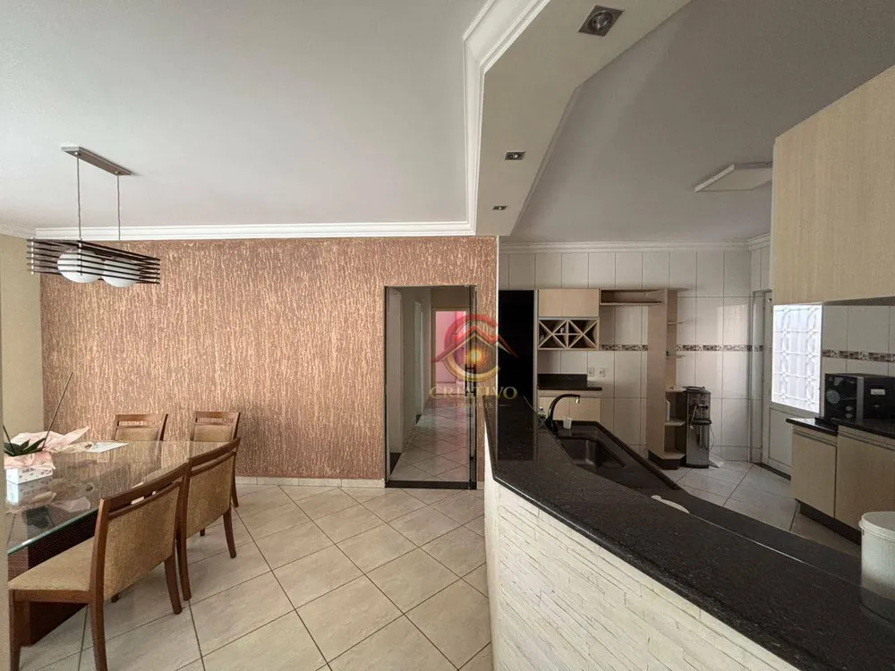 Casa, 4 quartos, 230 m² - Foto 10