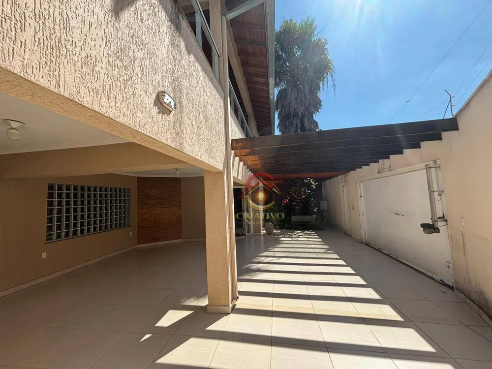 Casa, 4 quartos, 230 m² - Foto 3