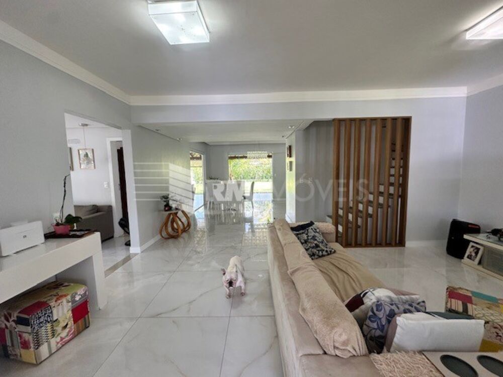 Casa de Condomínio à venda com 5 quartos, 180m² - Foto 2