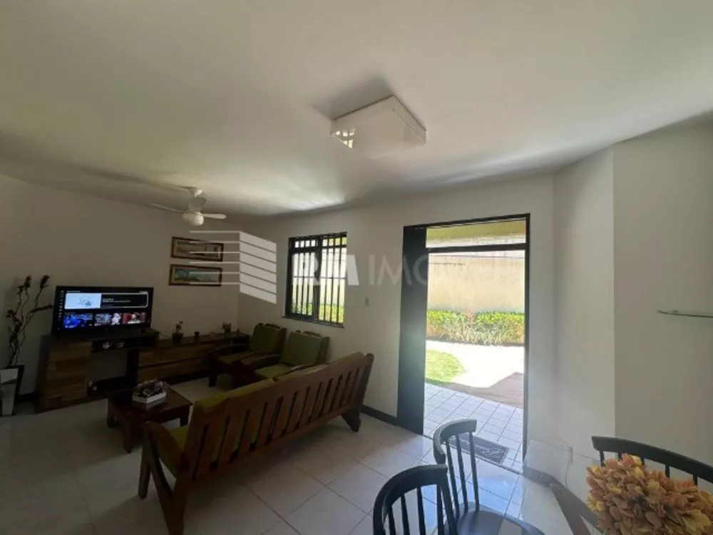 Casa de Condomínio à venda com 4 quartos, 102m² - Foto 2