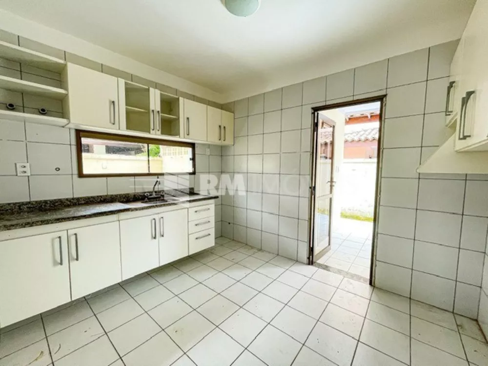 Casa de Condomínio à venda com 4 quartos, 150m² - Foto 4