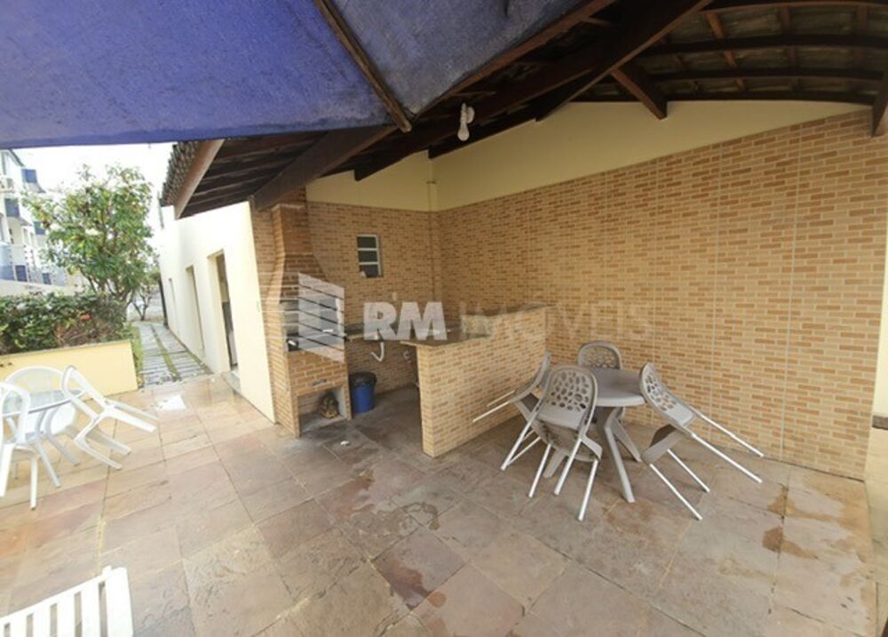 Apartamento à venda com 2 quartos, 70m² - Foto 2