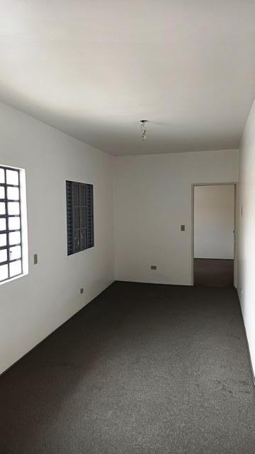 Casa Comercial à venda com 3 quartos, 251m² - Foto 16