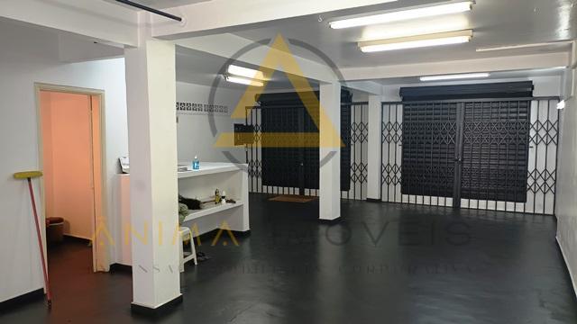 Casa Comercial à venda com 3 quartos, 251m² - Foto 15