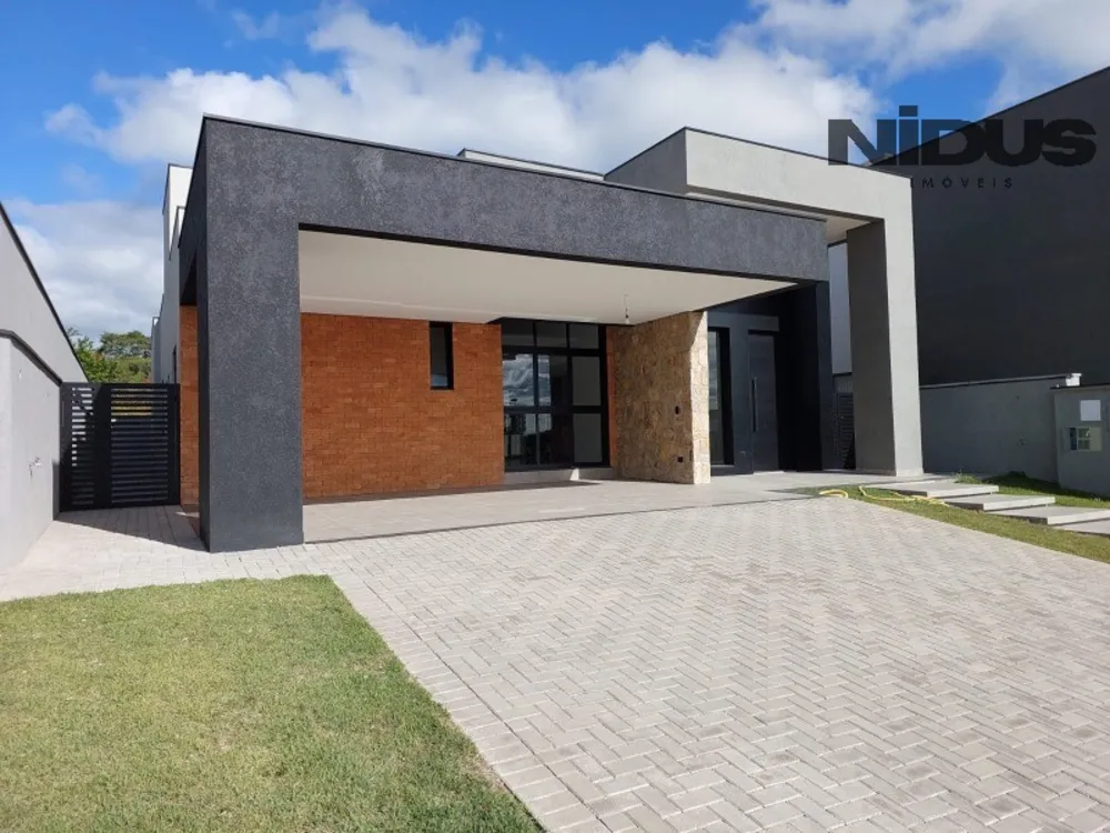 Casa, 3 quartos, 244 m² - Foto 1