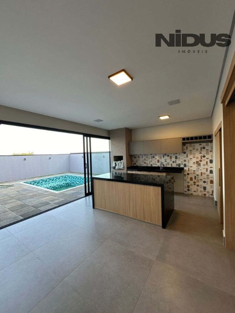 Casa à venda com 3 quartos - Foto 1