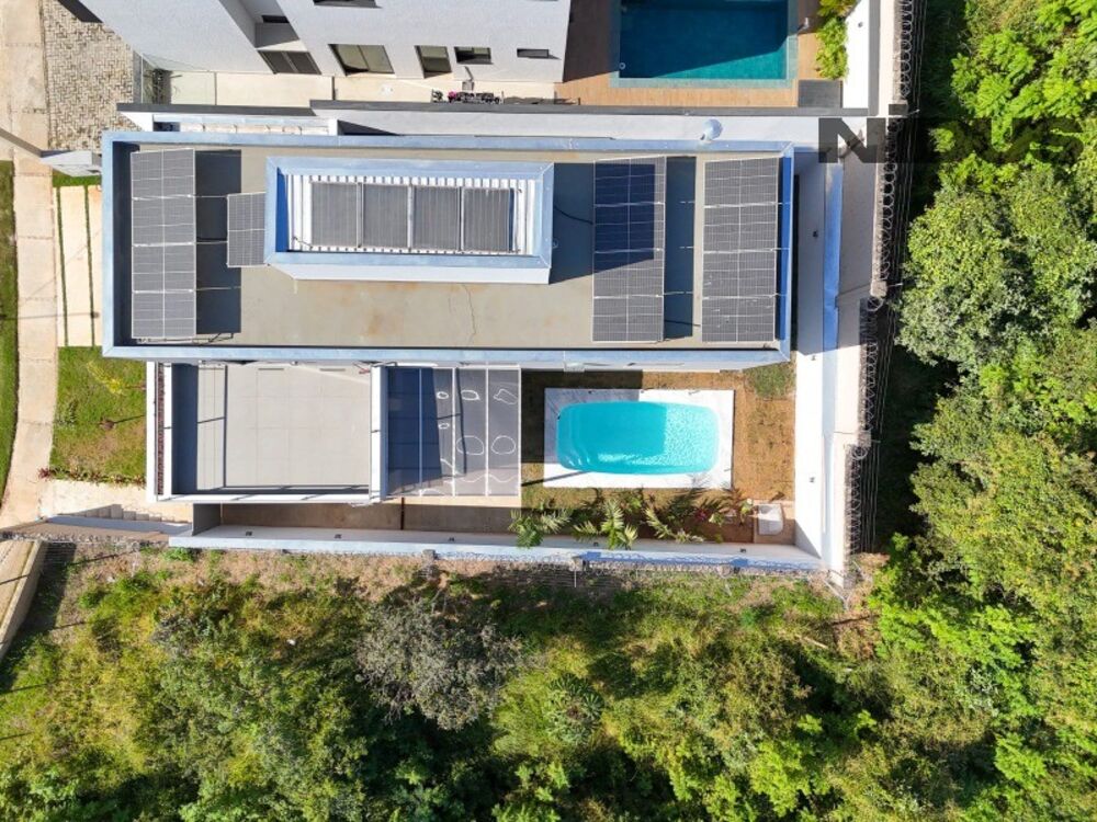Casa à venda com 3 quartos, 242m² - Foto 3