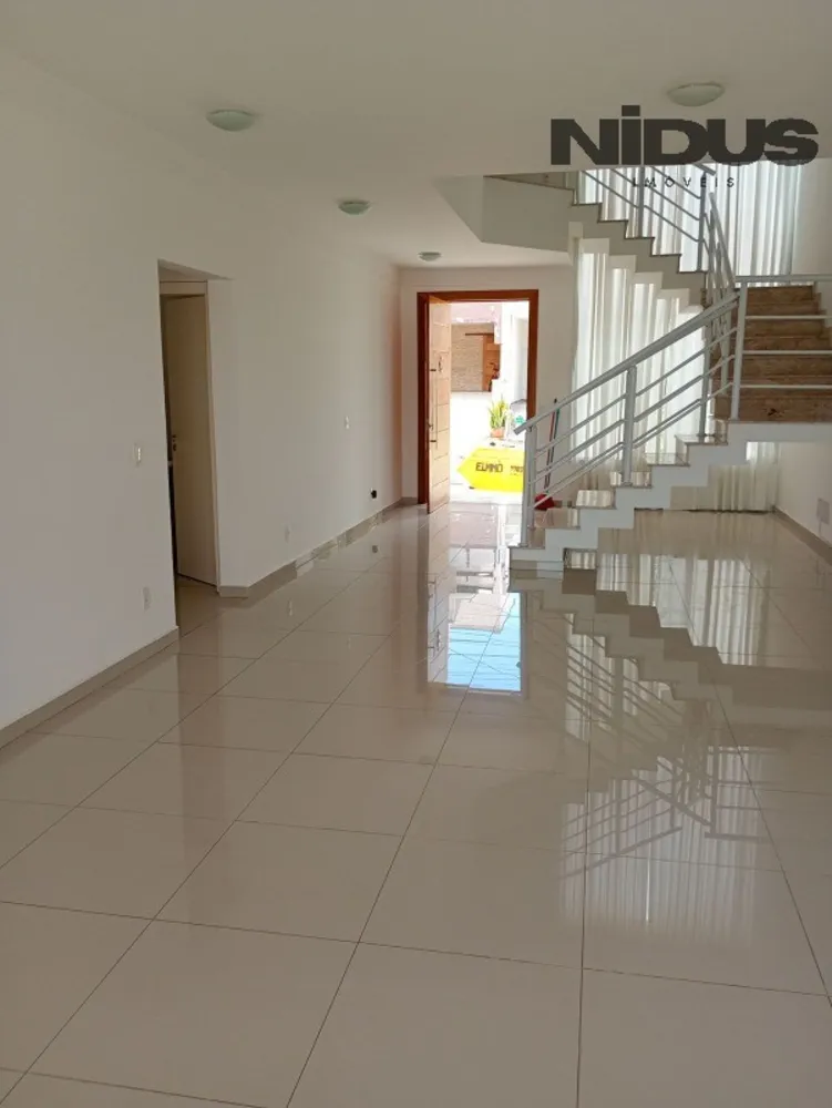 Casa, 4 quartos, 270 m² - Foto 2