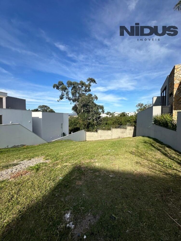 Terreno à venda com 3 quartos, 432m² - Foto 1