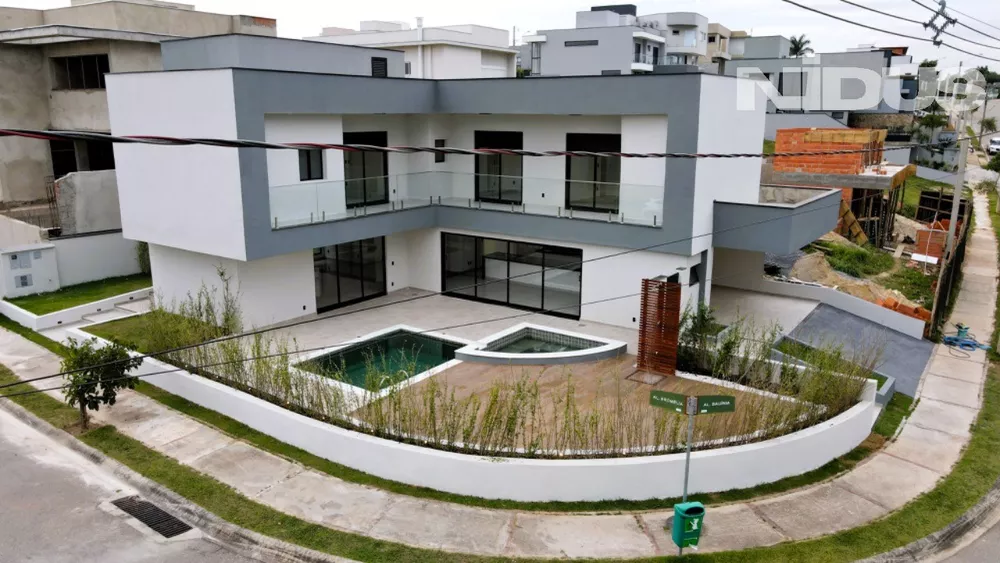 Casa à venda com 3 quartos, 280m² - Foto 2