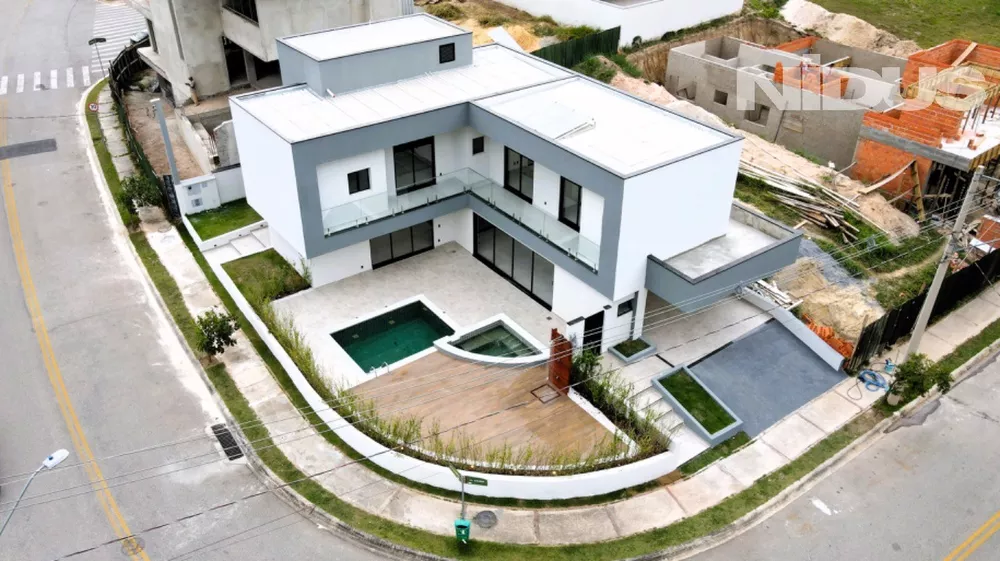 Casa à venda com 3 quartos, 280m² - Foto 4