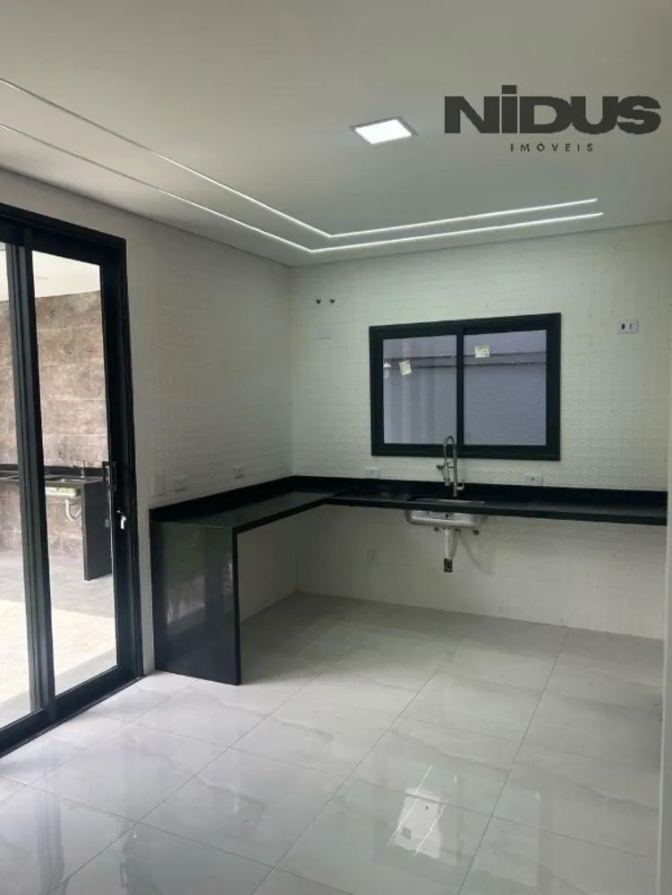 Casa, 3 quartos, 219 m² - Foto 3