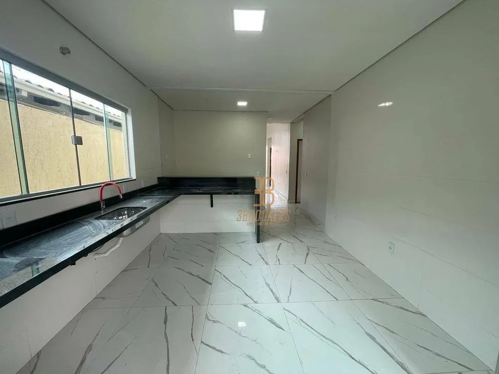 Casa, 3 quartos, 240 m² - Foto 2