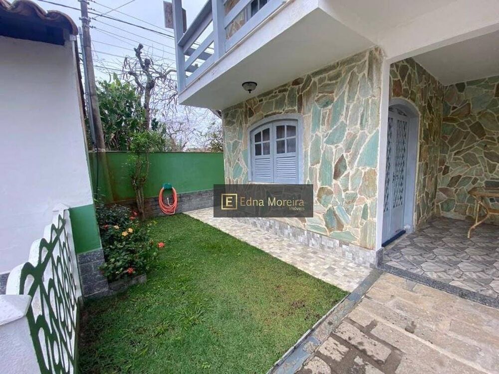 Casa à venda com 3 quartos, 101m² - Foto 1